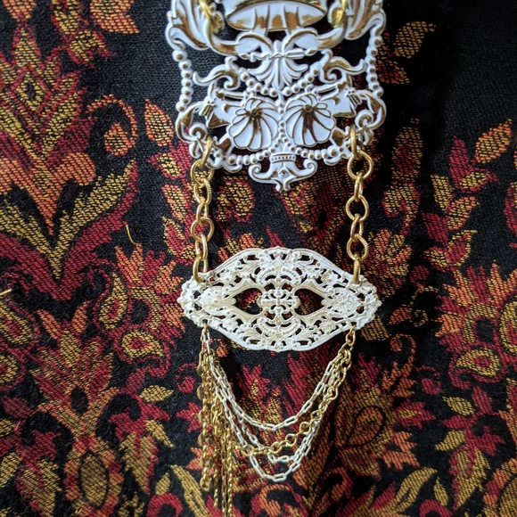 MAC Necklace - Picture 9 of 10